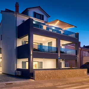  Apartment House Torre